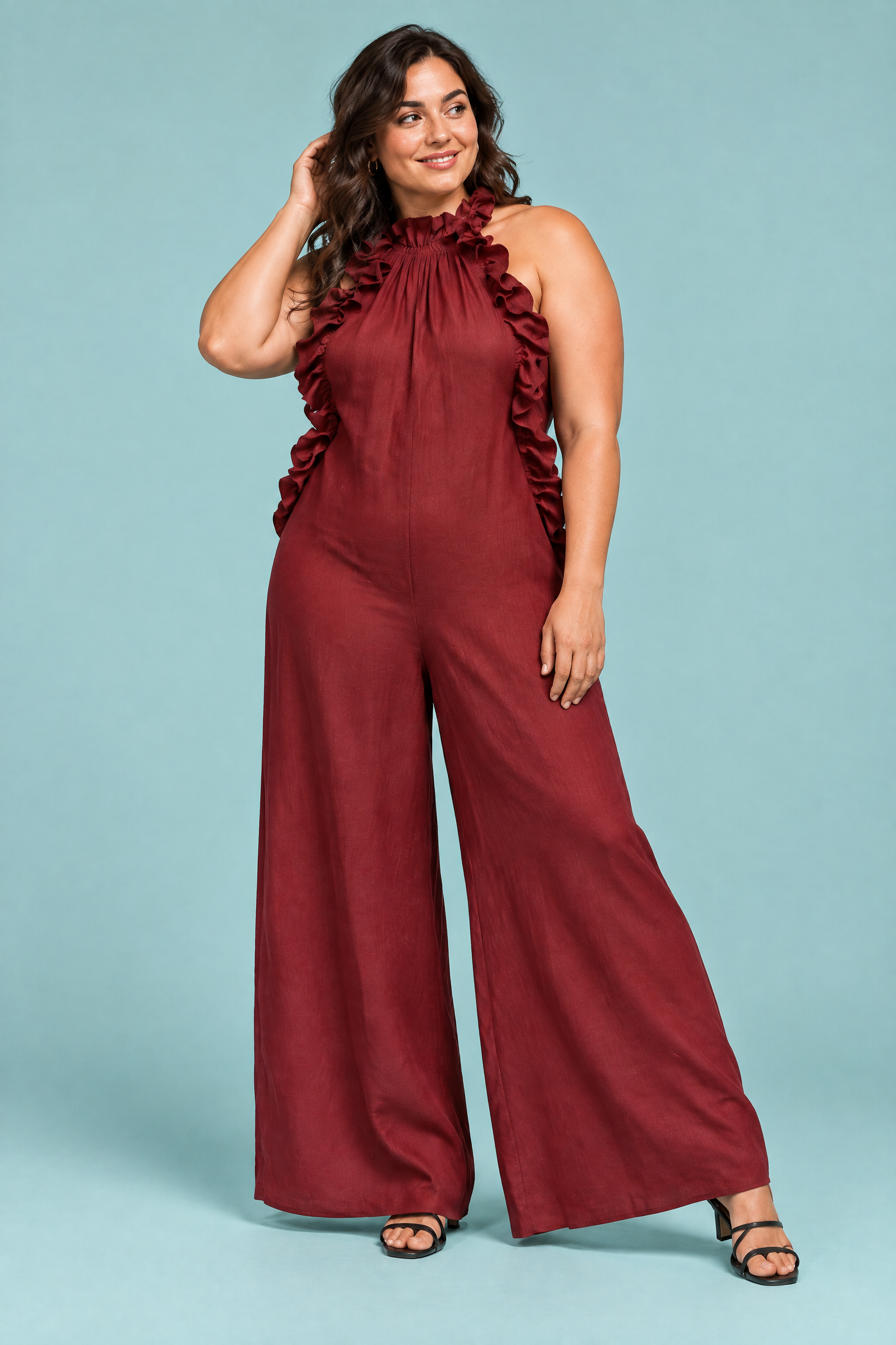 Robe longue rouge brique à volants et encolure américaine | Porté sur une silhouette plus ronde | Lounelle Paris
