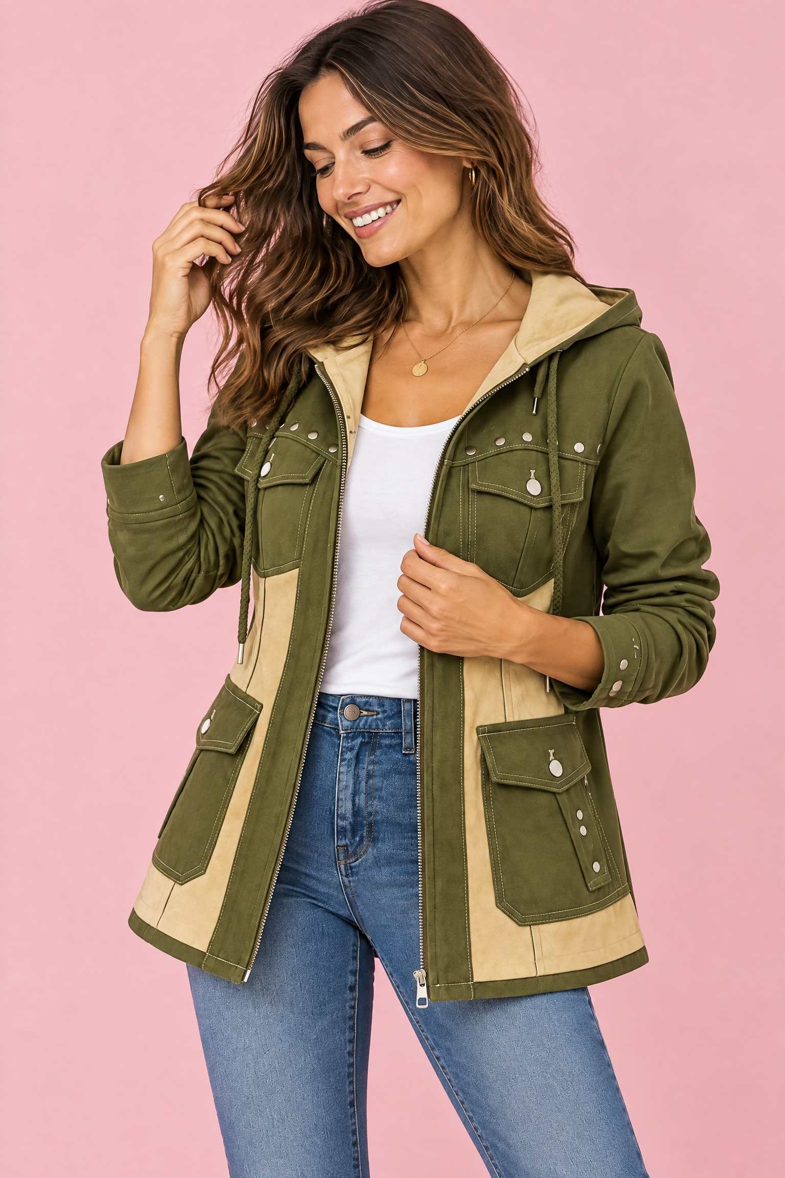 Veste à capuche olive à empiècements | Vue rapprochée | Lounelle Paris