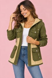 Veste à capuche olive à empiècements | Vue rapprochée | Lounelle Paris