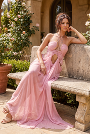 Robe longue rose asymétrique à découpes | Photo lifestyle | Lounelle Paris