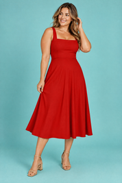 Robe midi rouge à fines bretelles et jupe ample | Porté sur une autre silhouette | Lounelle Paris