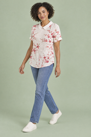 T-shirt écru à imprimé floral et col | Vue en mouvement | Lounelle Paris