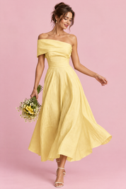 Robe asymétrique jaune à épaules dénudées | Vue de face | Lounelle Paris