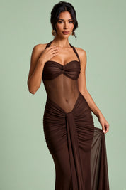 Robe longue marron foncé froncée à encolure dos nu | Vue rapprochée | Lounelle Paris