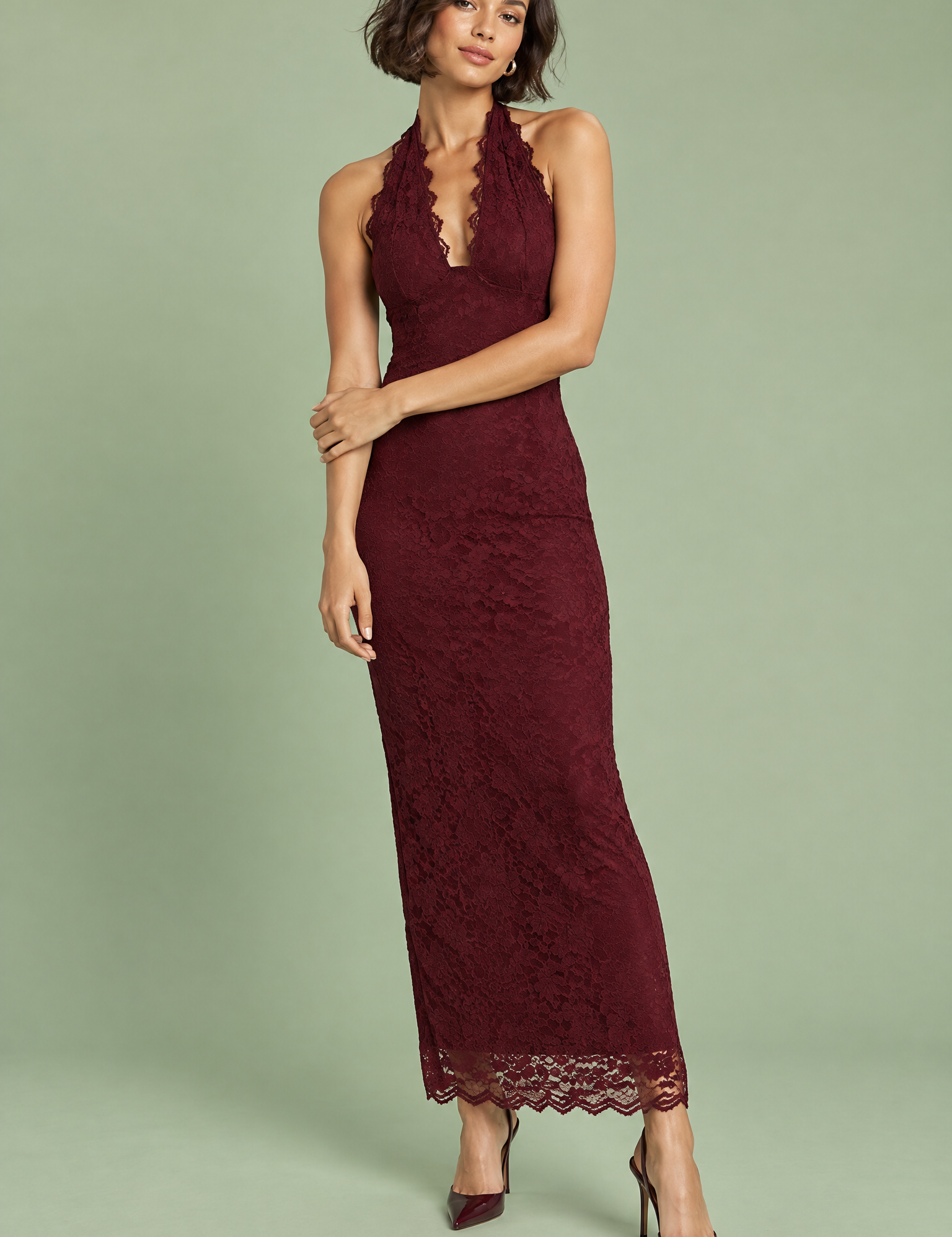 Robe longue en dentelle bordeaux à encolure asymétrique et détail au col | Vue de face | Lounelle Paris
