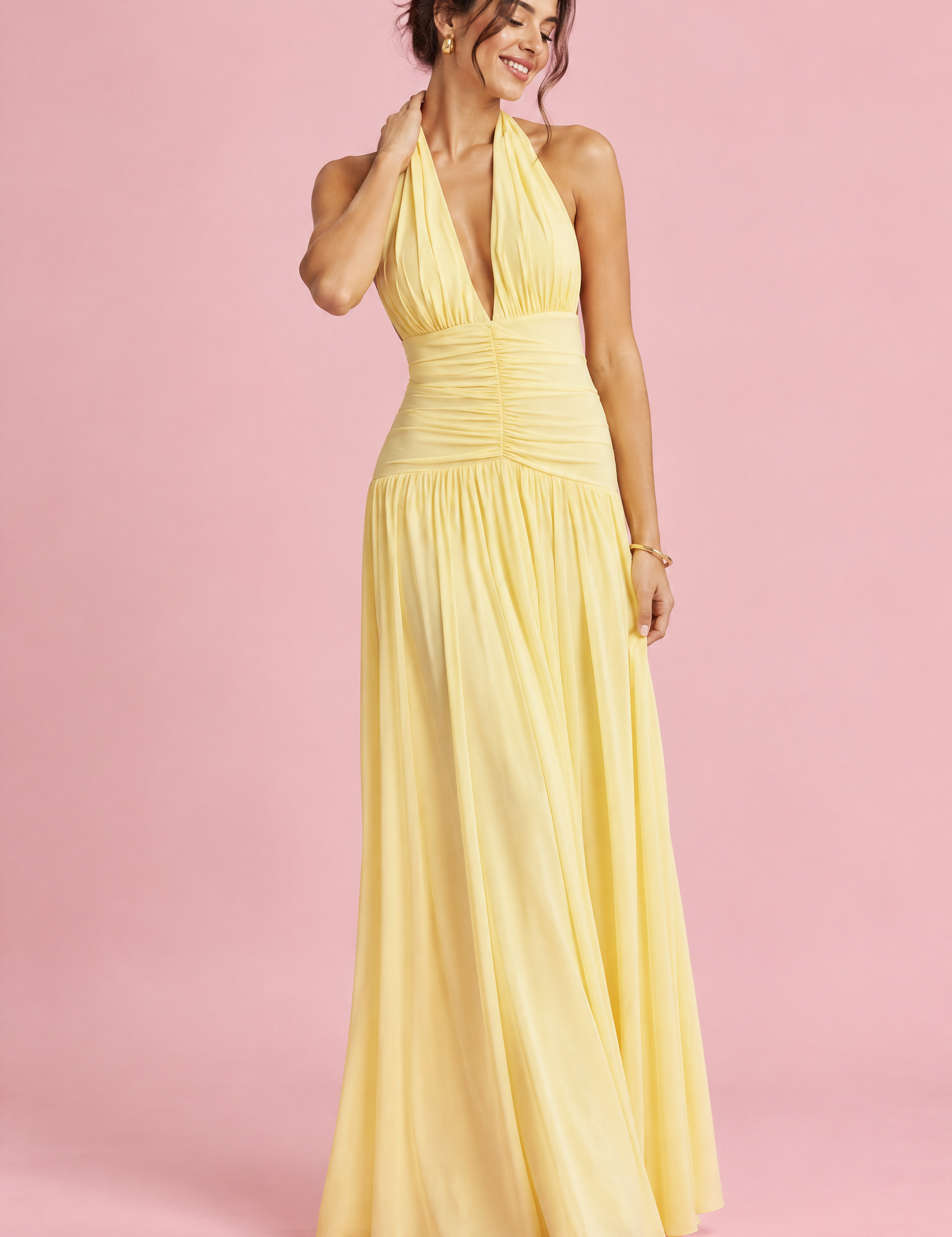 Robe longue jaune à décolleté plongeant et détails froncés | Vue de face | Lounelle Paris