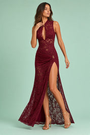 Robe longue bordeaux en dentelle transparente à col montant | Vue de dos | Lounelle Paris