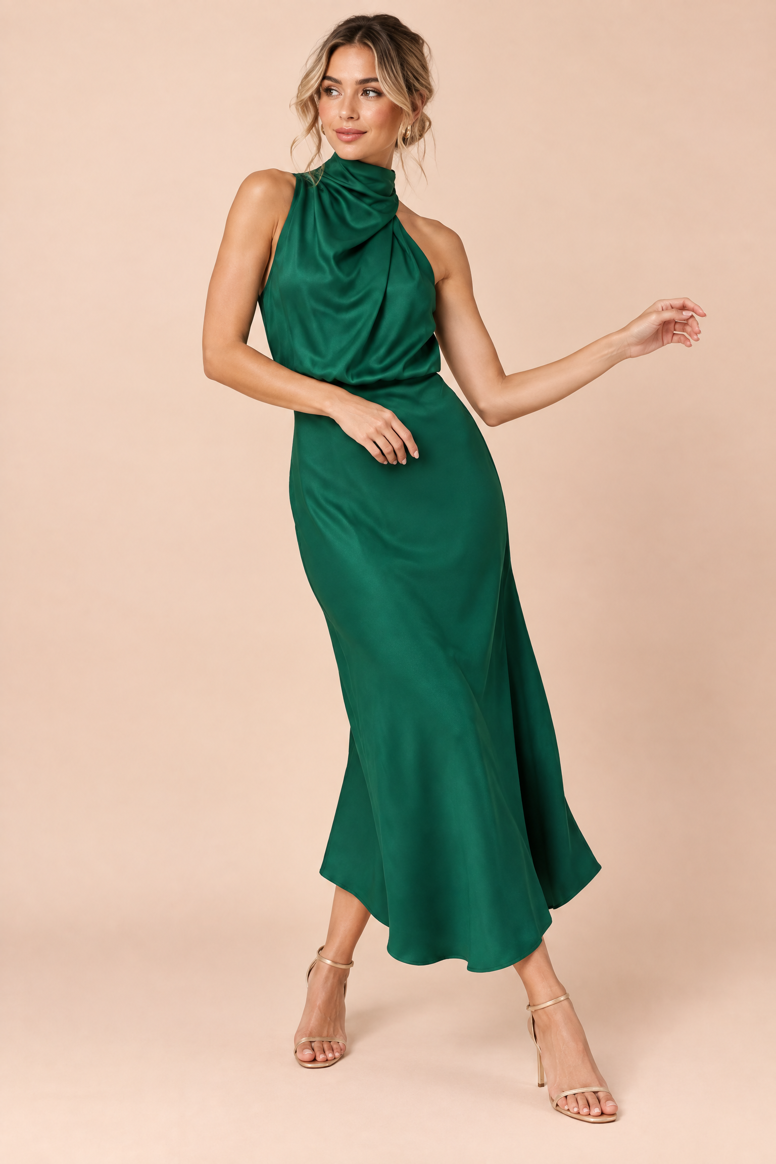 Robe midi trapèze vert foncé à col foulard | Vue en mouvement | Lounelle Paris