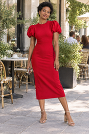 Robe midi rouge à manches bouffantes | Photo lifestyle | Lounelle Paris