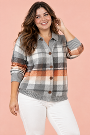 Gilet gris à carreaux avec col | Porté sur une silhouette plus ronde | Lounelle Paris