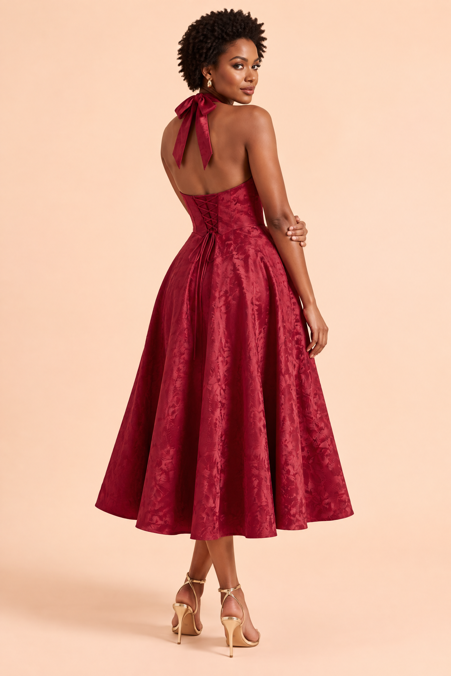Robe midi jacquard à encolure dos nu bordeaux | Vue de dos | Lounelle Paris