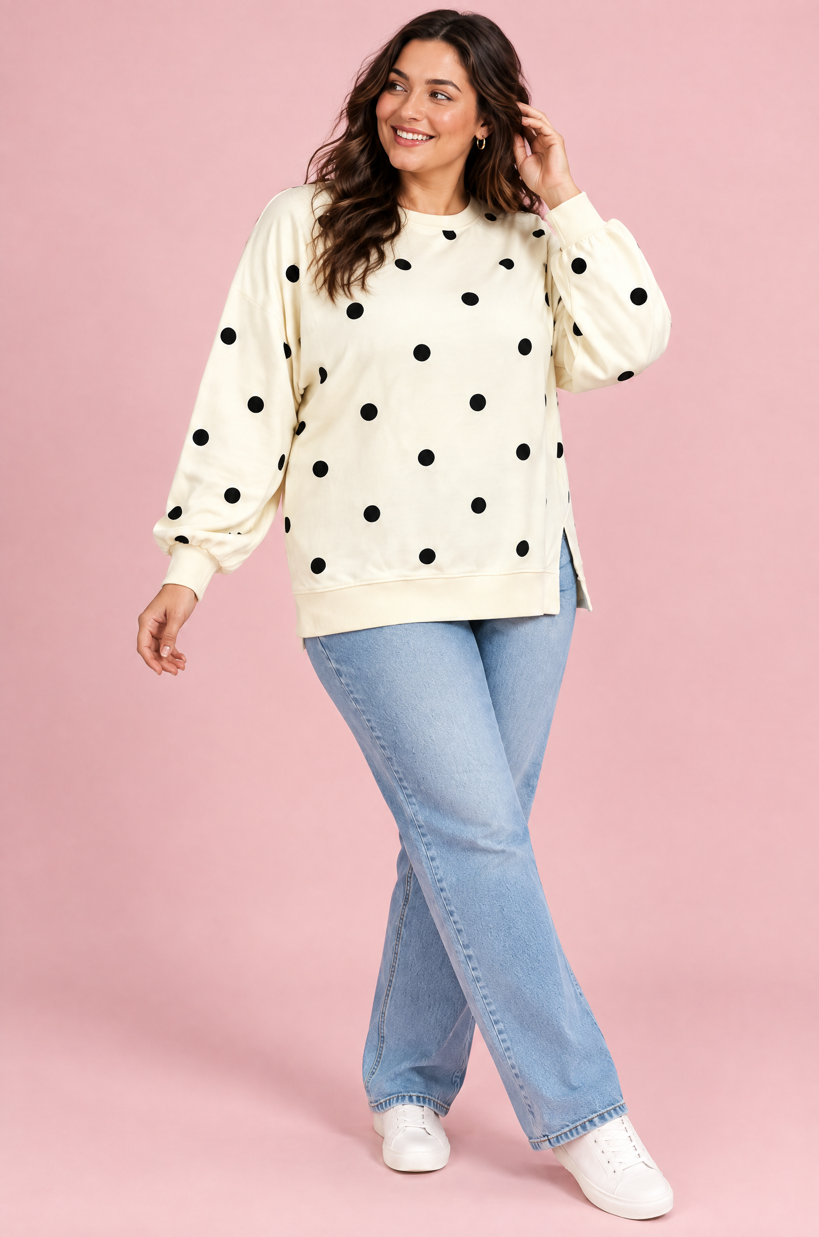 Sweat-shirt oversize écru à pois | Porté sur une autre silhouette | Lounelle Paris