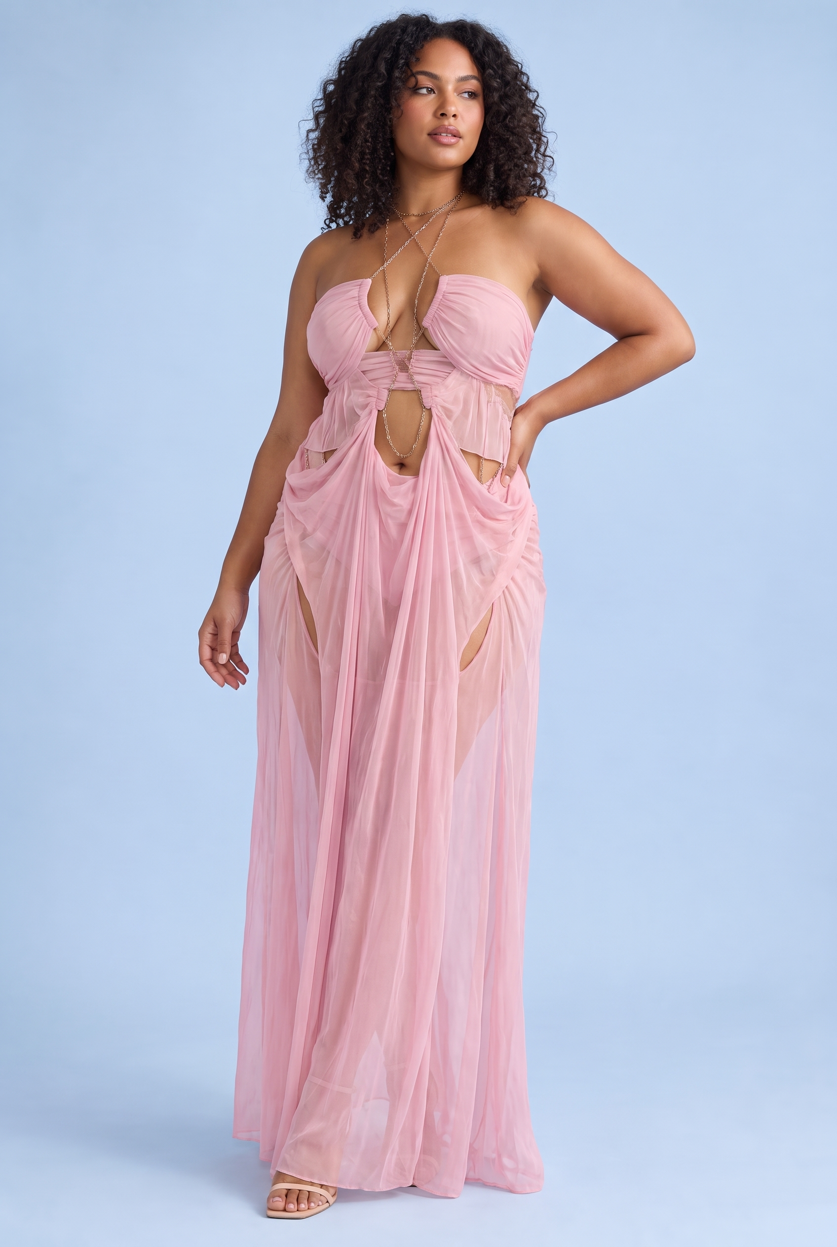 Robe longue rose asymétrique à découpes | Porté sur une silhouette plus ronde | Lounelle Paris