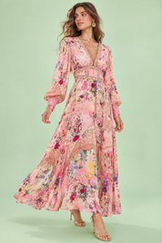Robe longue rose à col V et manches bouffantes | Vue de face | Lounelle Paris