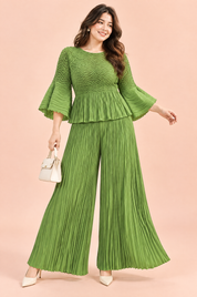 Ensemble plissé vert avec pantalon large | Porté sur une autre silhouette | Lounelle Paris