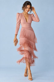 Robe rose poudré à franges et col V | Vue de face | Lounelle Paris