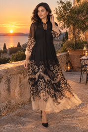 Robe longue noire fluide à manches longues | Deuxième photo lifestyle | Lounelle Paris
