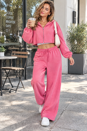 Ensemble rose avec sweat zippé court | Photo lifestyle | Lounelle Paris