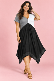Robe midi noire asymétrique à col V | Porté sur une autre silhouette | Lounelle Paris