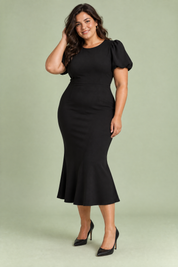 Robe midi noire à manches bouffantes | Porté sur une silhouette plus ronde | Lounelle Paris