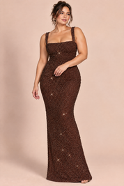 Robe longue à sequins marron | Porté sur une silhouette plus ronde | Lounelle Paris