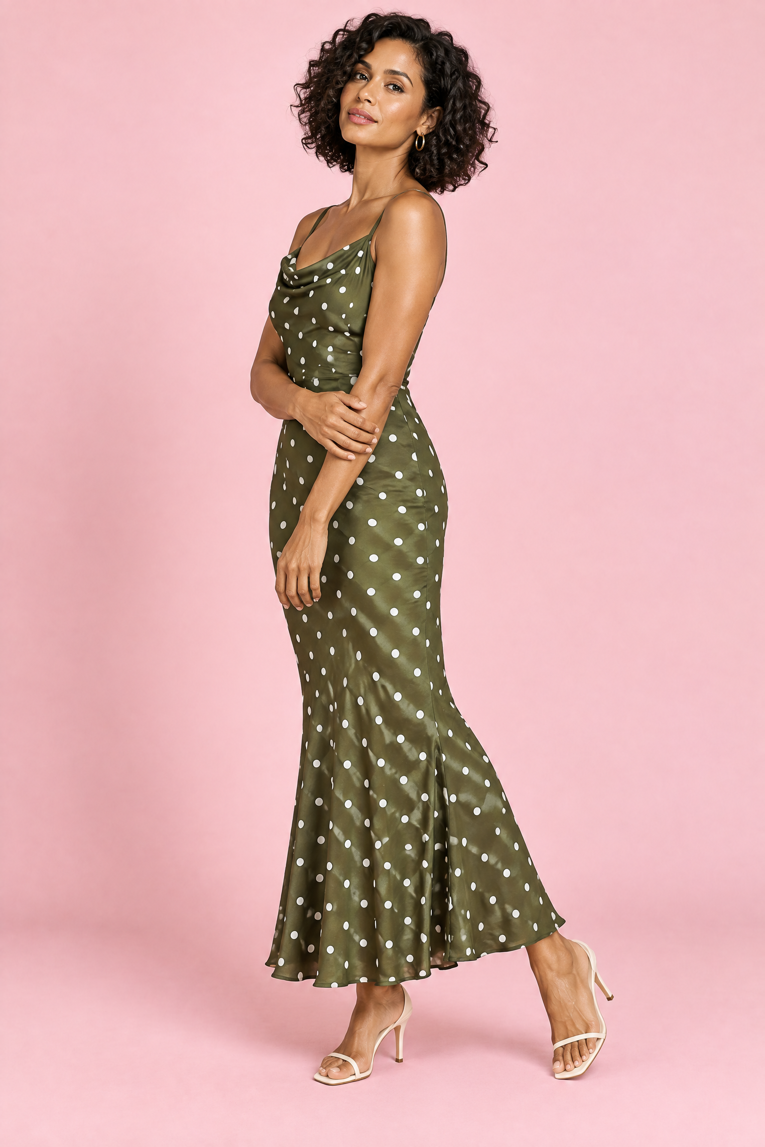 Robe longue sirène vert olive à pois et encolure drapée | Vue de dos | Lounelle Paris