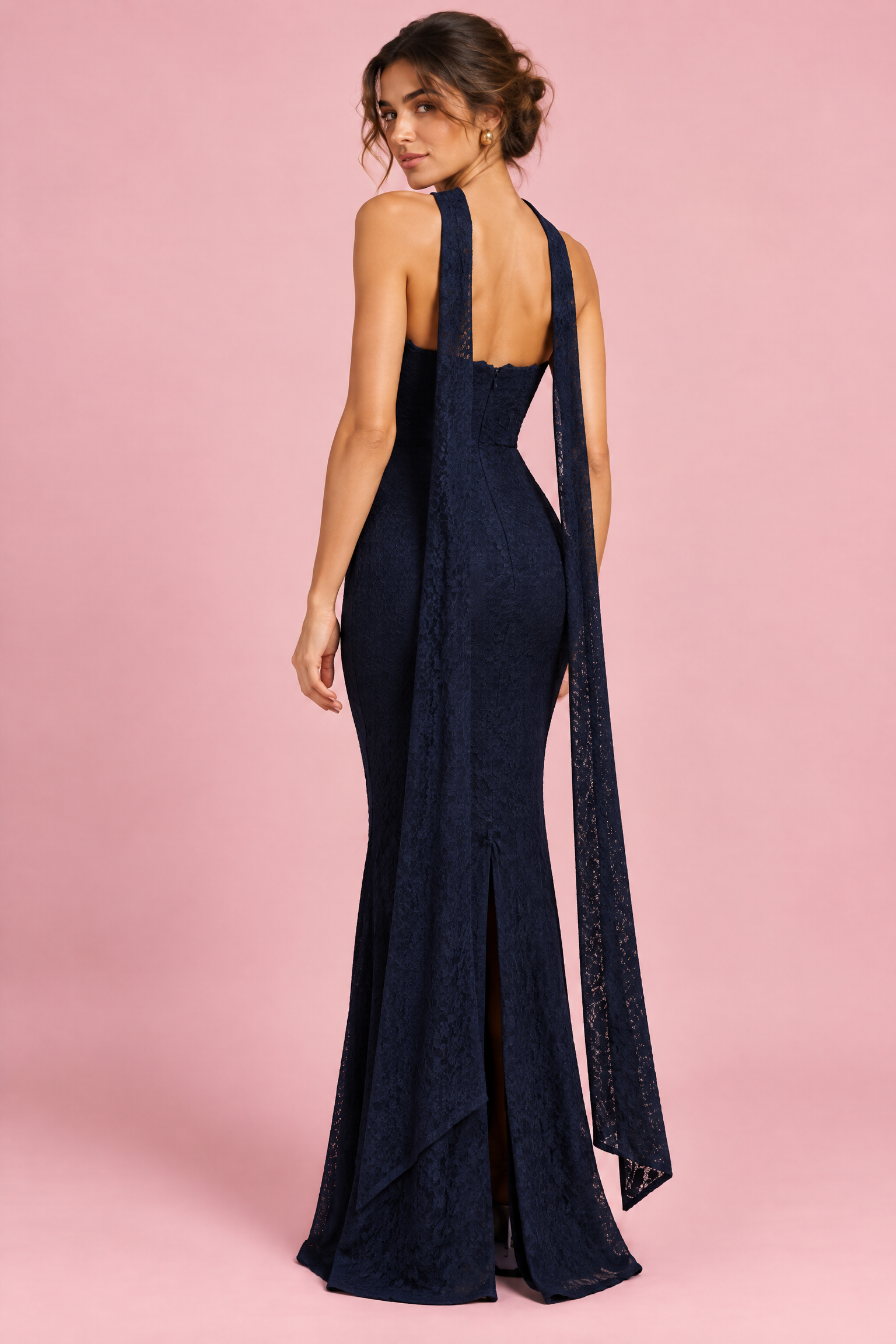 Robe longue moulante bleu foncé en dentelle, bustier avec détail foulard | Vue de dos | Lounelle Paris