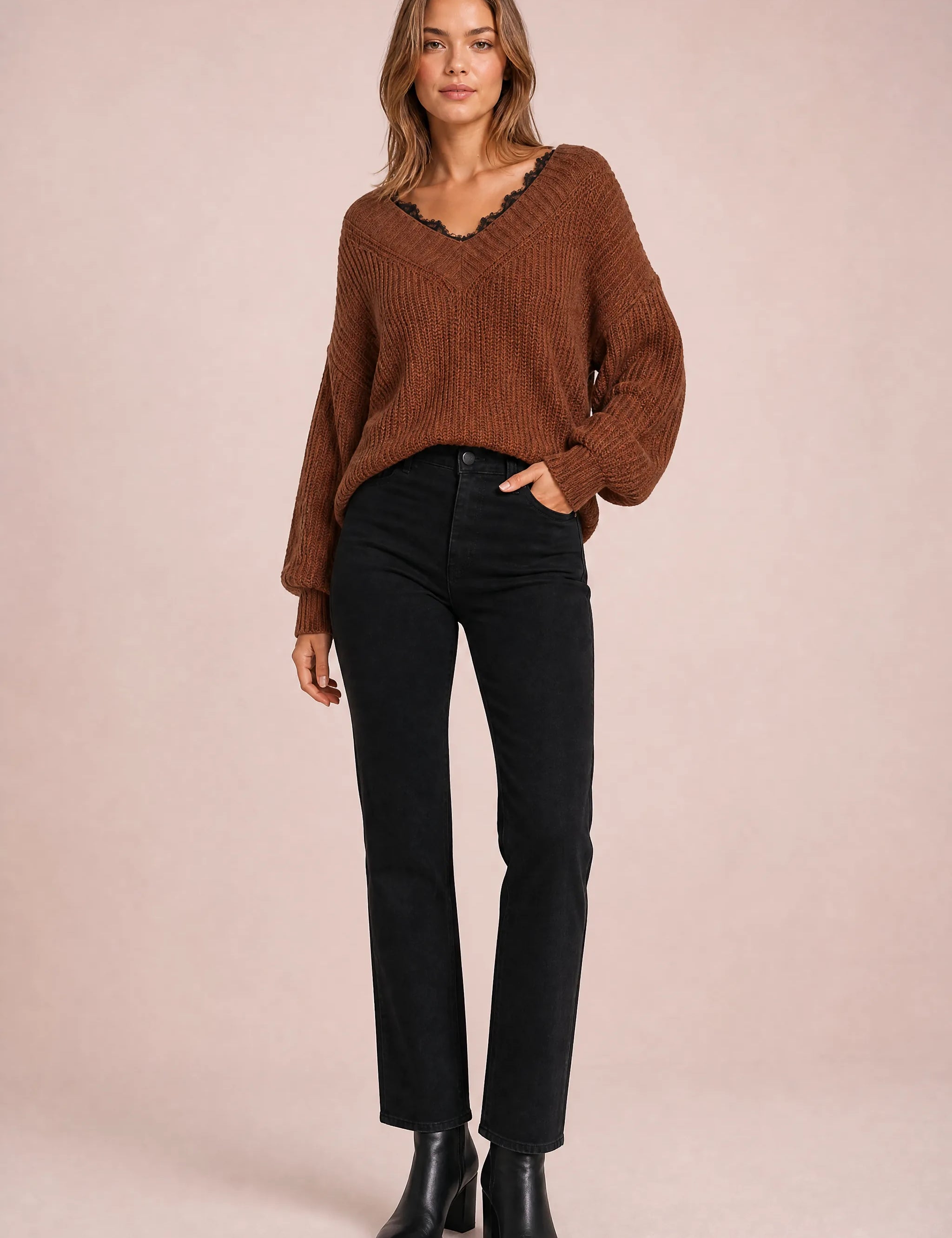 Pull col V à dentelle | Vue de face | Lounelle Paris