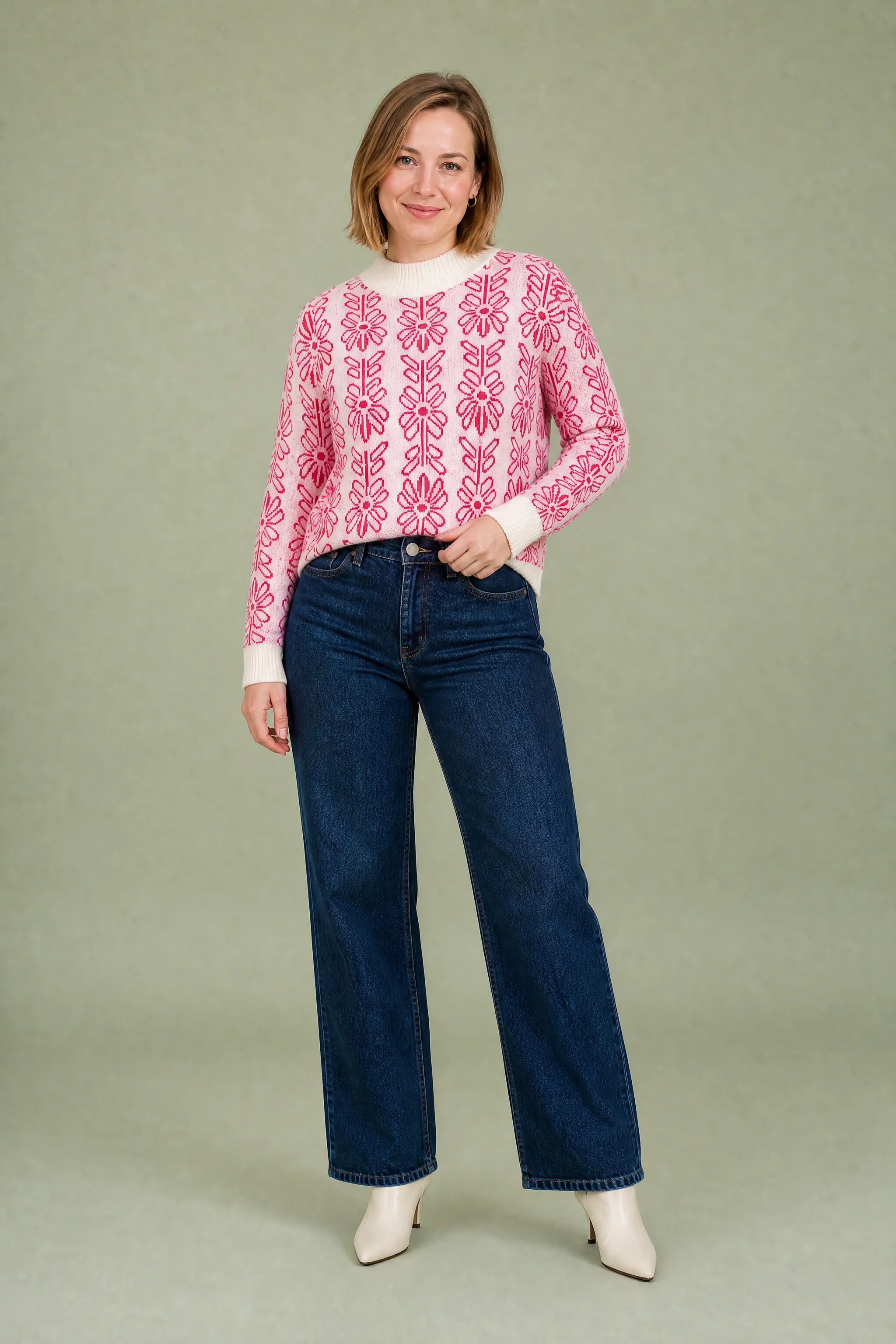 Pull rose jacquard col montant | Porté sur une autre silhouette | Lounelle Paris