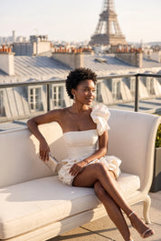 Robe bustier asymétrique volantée | Photo lifestyle | Lounelle Paris