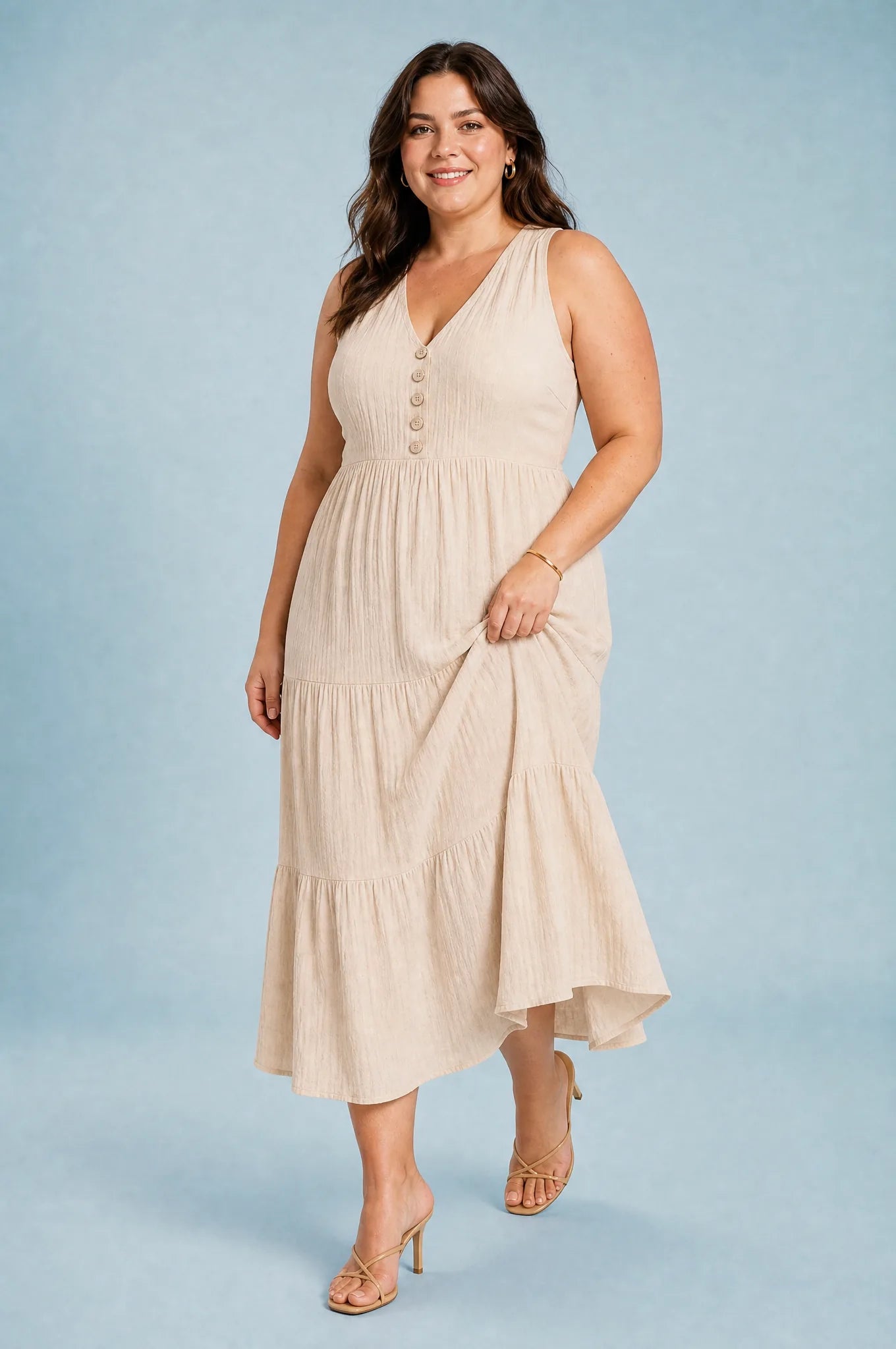 Robe col V à volants | Porté sur une silhouette plus ronde | Lounelle Paris