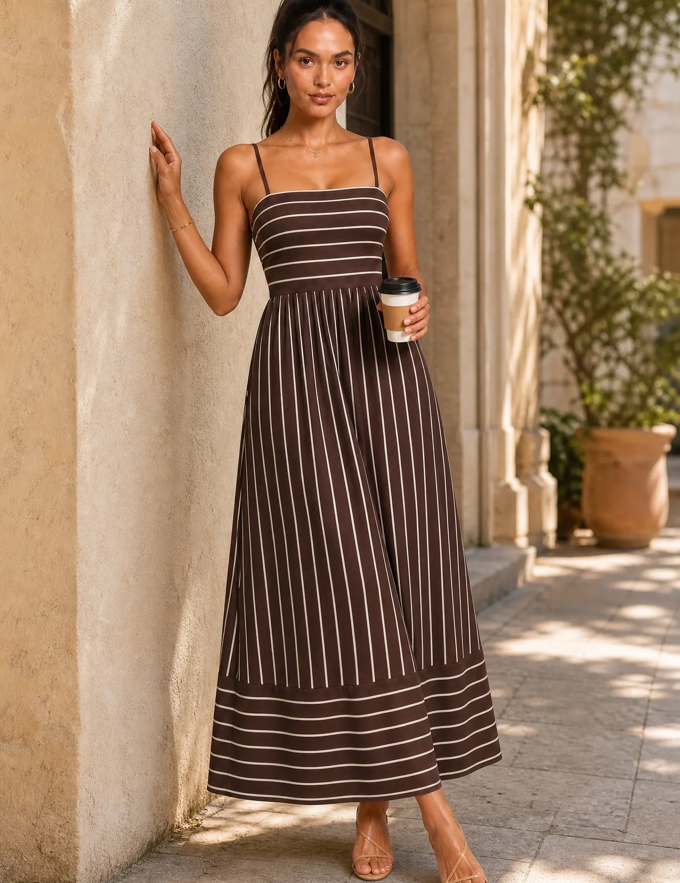 Robe longue beige rayée dos nu | Variante Marron - Lifestyle | Lounelle Paris