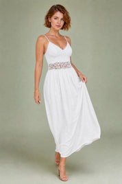 Robe longue blanche en dentelle | Vue en mouvement | Lounelle Paris