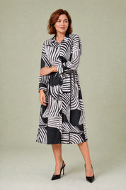 Robe longue imprimée col chemise | Porté sur une autre silhouette | Lounelle Paris