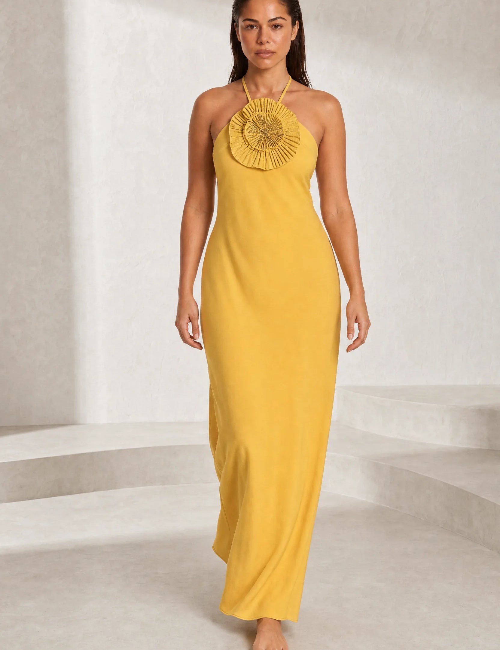 Robe longue jaune col halter | Lounelle Paris