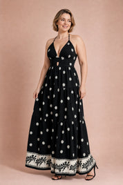 Robe longue noire fleurie dos nu | Porté sur une autre silhouette | Lounelle Paris