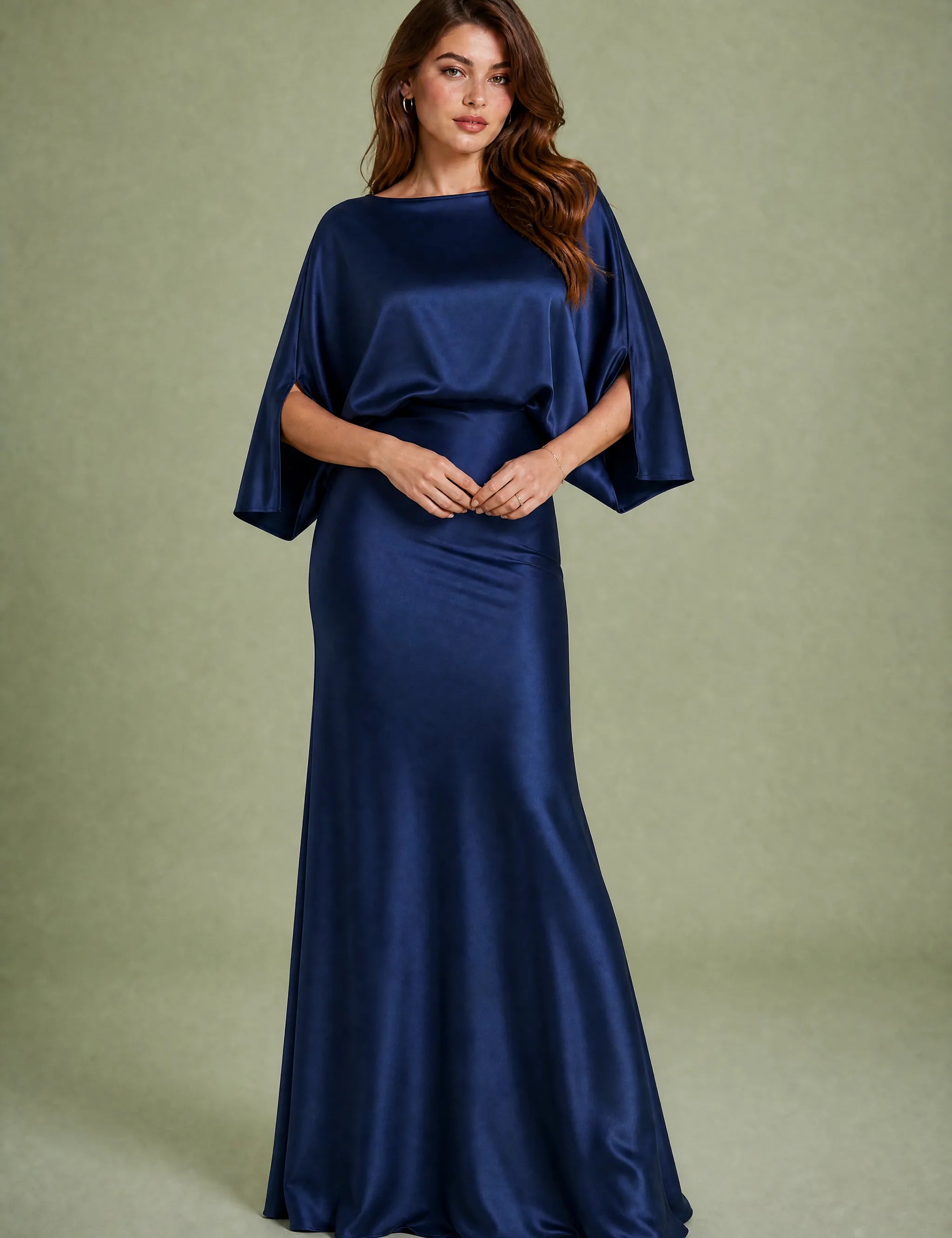 Robe longue satinée encolure bateau | Variante Bleu marine | Lounelle Paris