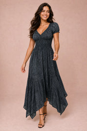 Robe longue smockée à imprimé floral | Vue en mouvement | Lounelle Paris