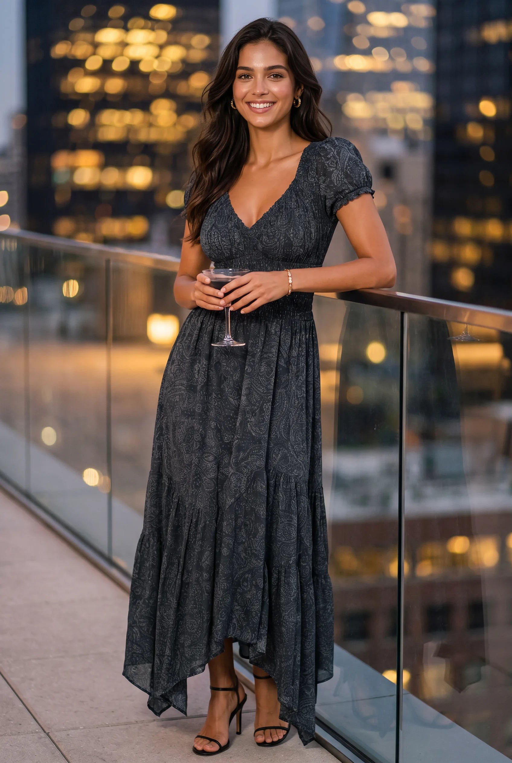 Robe longue smockée à imprimé floral | Deuxième photo lifestyle | Lounelle Paris