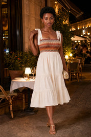 Robe midi à bretelles smockée | Deuxième photo lifestyle | Lounelle Paris