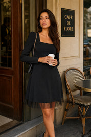 Robe noire col carré tulle | Deuxième photo lifestyle | Lounelle Paris