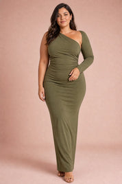Robe olive asymétrique dos ouvert | Porté sur une silhouette plus ronde | Lounelle Paris