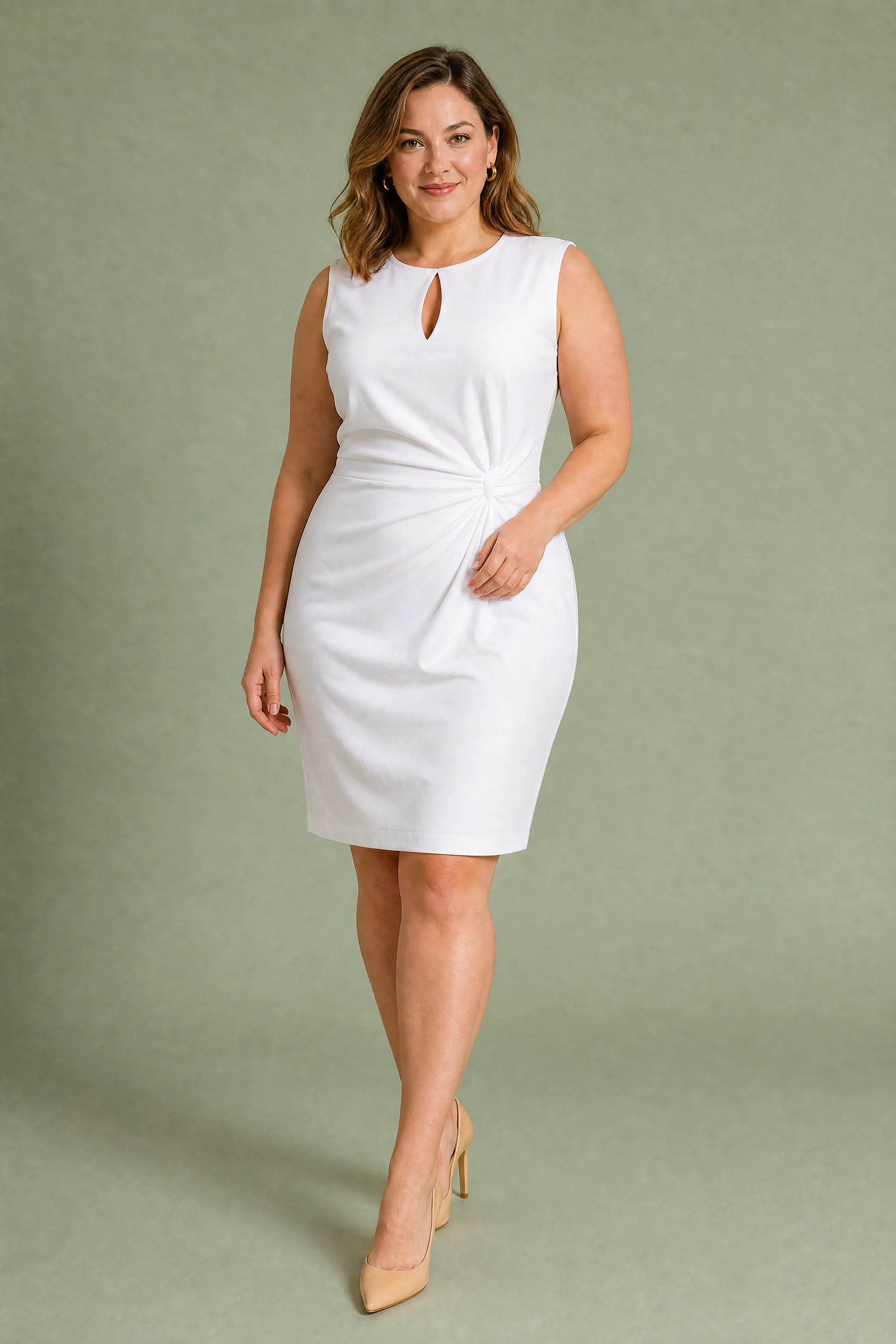 Robe sans manches encolure ajourée | Porté sur une silhouette plus ronde | Lounelle Paris