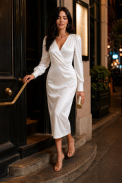 Robe satinée à col V | Variante Blanc - Lifestyle | Lounelle Paris