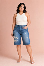 Short en jean large bleu délavé | Porté sur une autre silhouette | Lounelle Paris