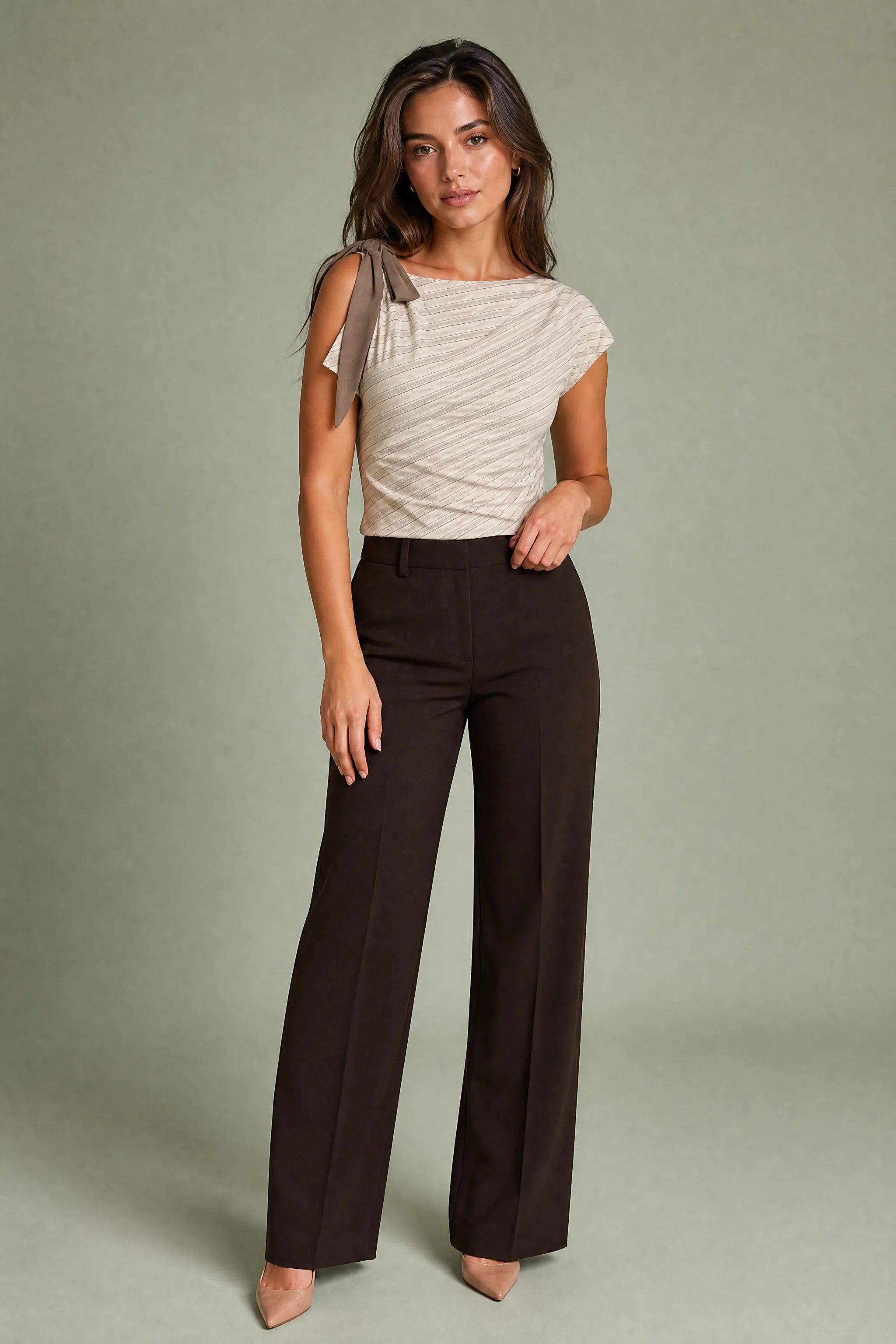 Top beige asymétrique épaule dénudée | Vue de face | Lounelle Paris