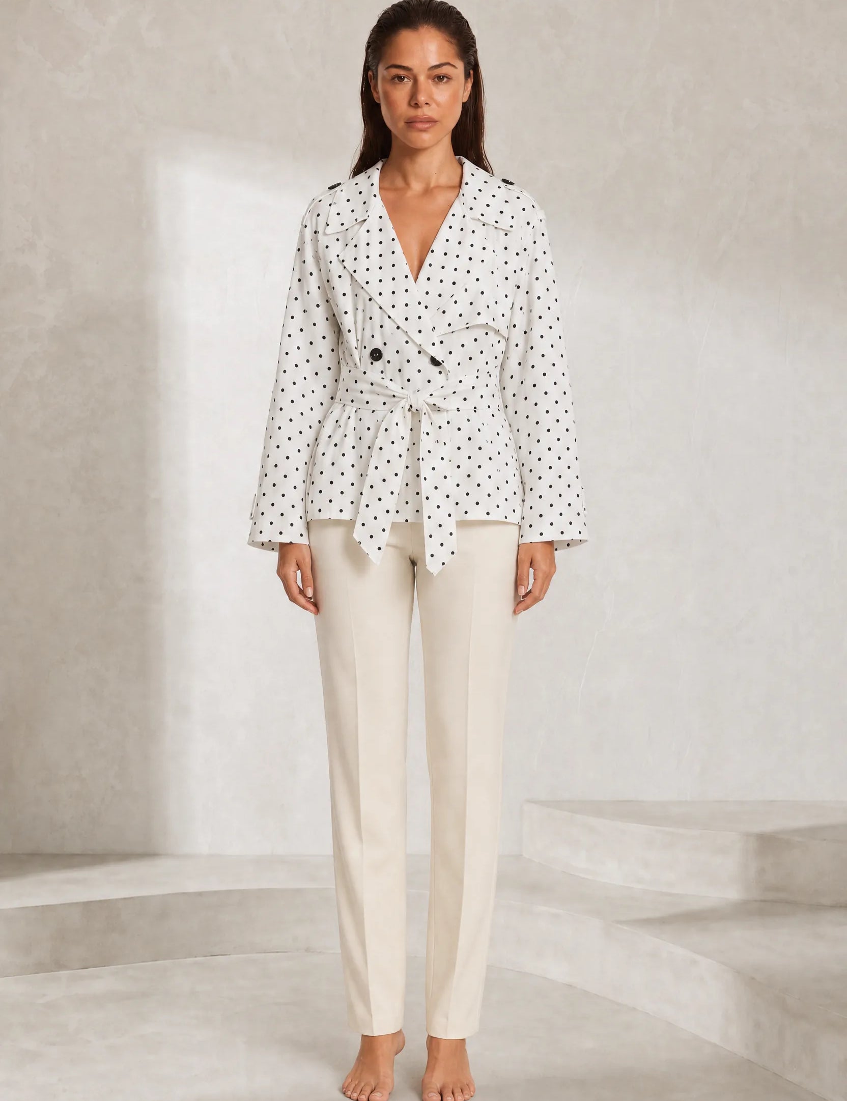 Trench blanc à pois ceinturé | Lounelle Paris