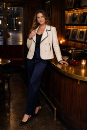 Veste beige à double boutonnage | Deuxième photo lifestyle | Lounelle Paris