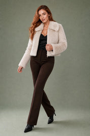 Veste beige effet fourrure col polo | Vue en mouvement | Lounelle Paris
