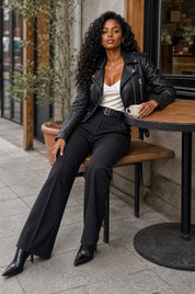 Veste biker noire asymétrique | Photo lifestyle | Lounelle Paris